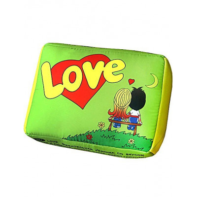 Подушка love is (зеленая)