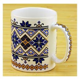 Чашка "Вышиванка" белая/синяя Чашка "Вышиванка" белая/синяя